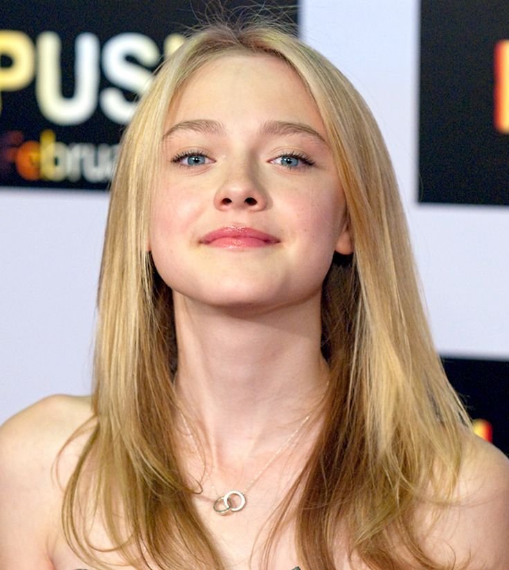 Dakota Fanning - Wikibash